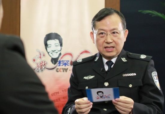 公安部副部长黄明就民生话题，接受《小撒探会》专访。