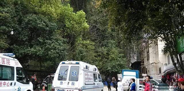 广西桂林一景区游客被滚石击中 已致7人死