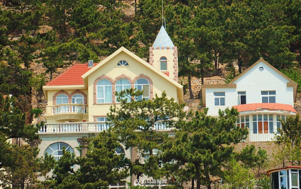 高清:实拍岛城最洋气渔村 城堡洋房欧范儿十足