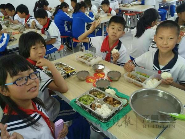 2019年青岛中小学校校有食堂 市南已实现覆盖