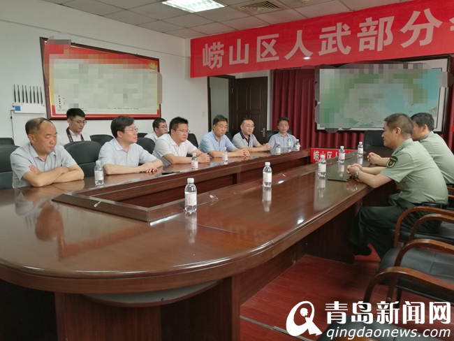 崂山区城乡建设局局长牛永波,中建八局四公司副总经理岳松一行慰问了