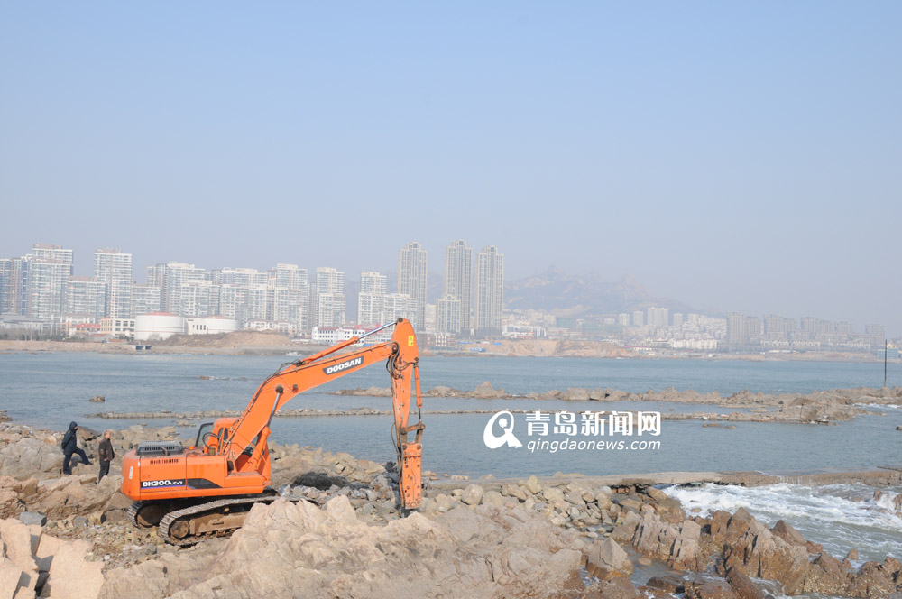 城管强拆小麦岛无敌海景房 还市民海景