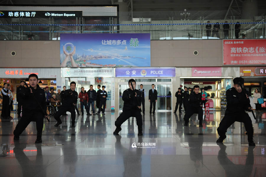 高清：流亭机场空乘玩快闪 新制服亮相活力四射