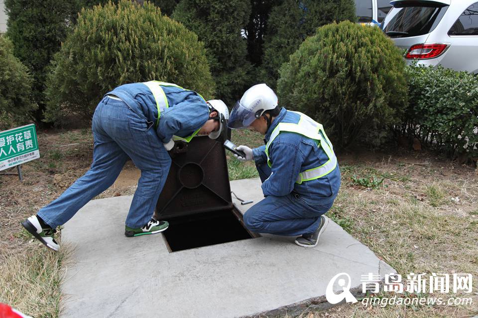 高清：开发区供水管理员配摩托车 帅气不输骑警