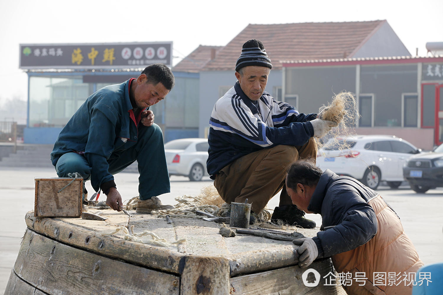 渔港修船人:缝缝补补30年 坚守手艺难传承